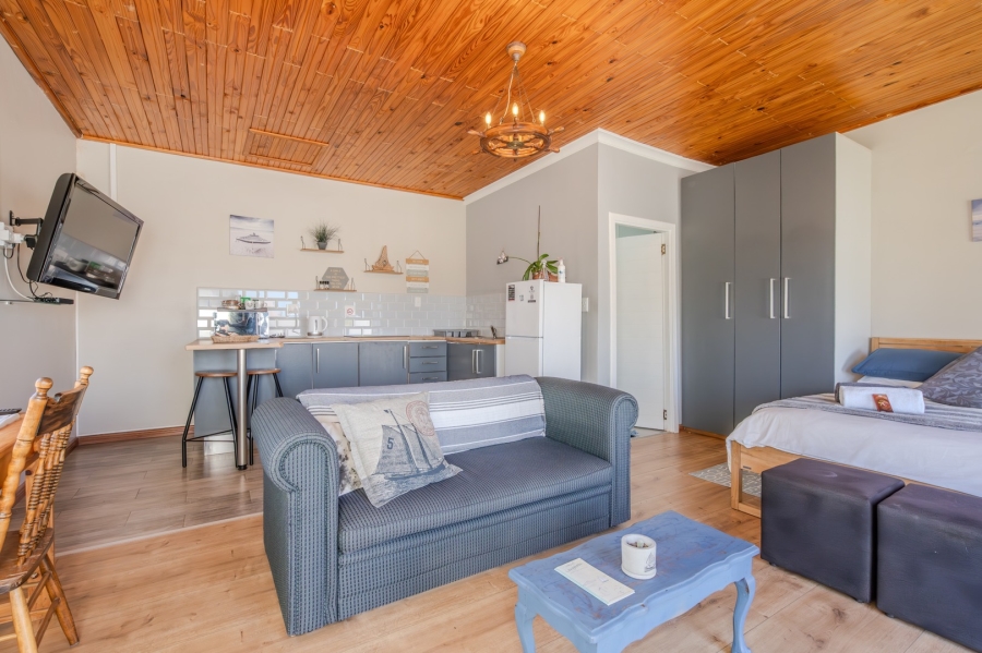 4 Bedroom Property for Sale in Middedorp Western Cape